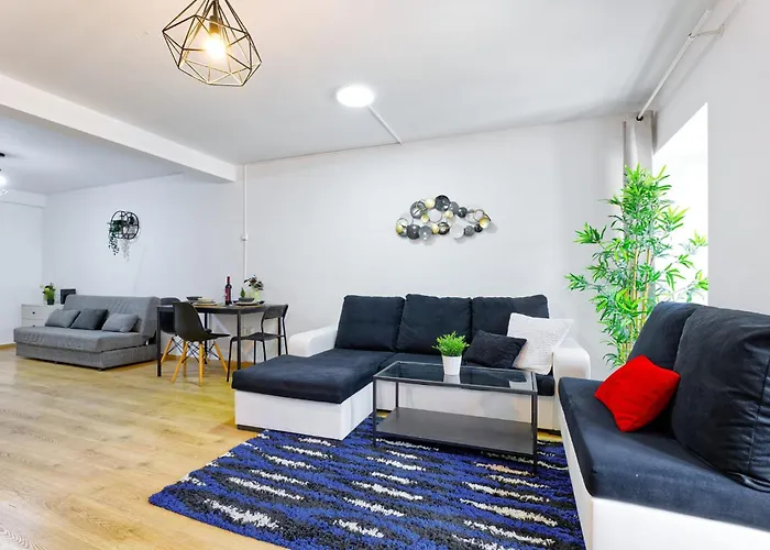 Big And Central Flat